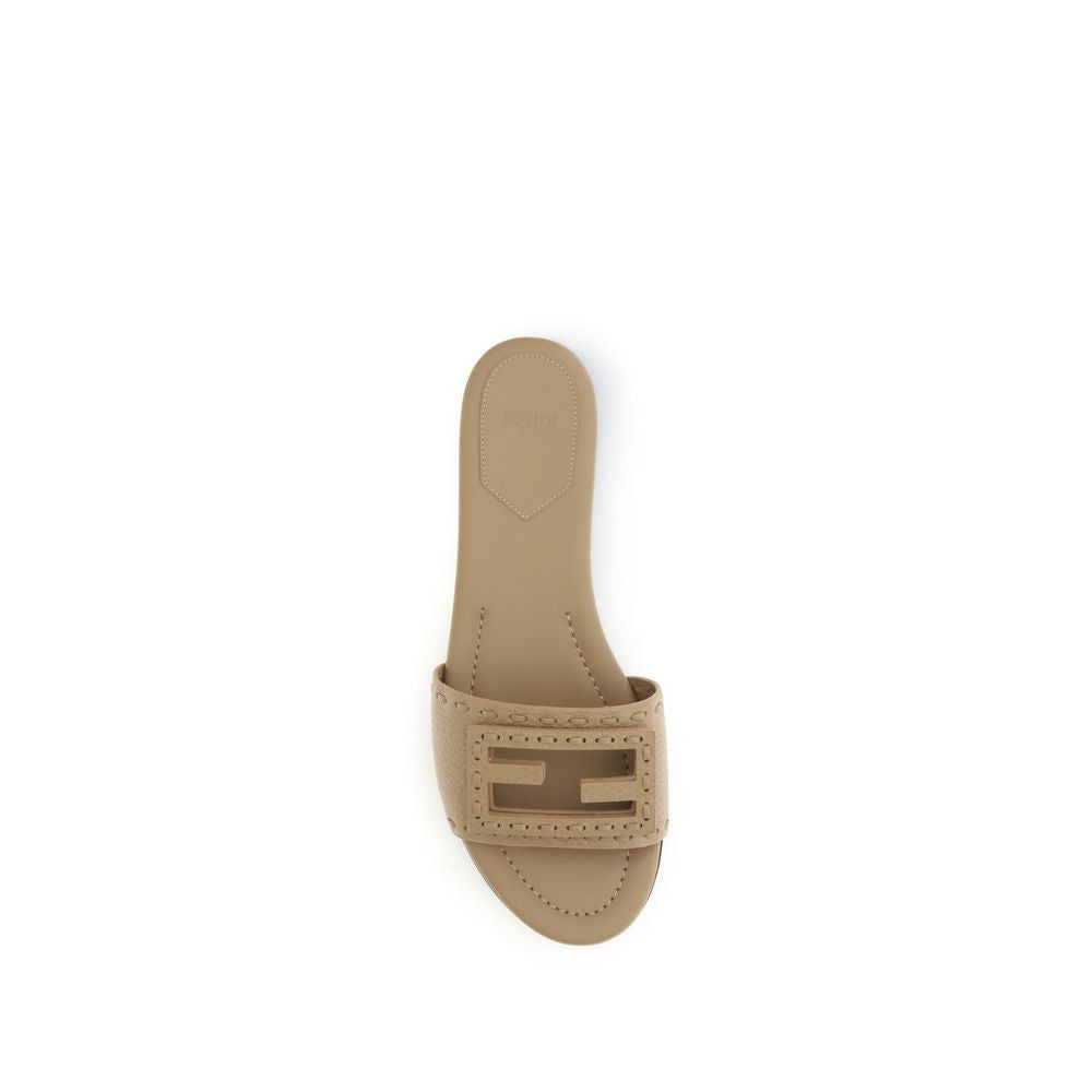 Fendi | Beige Calf Leather Bos Taurus Flat Sandals