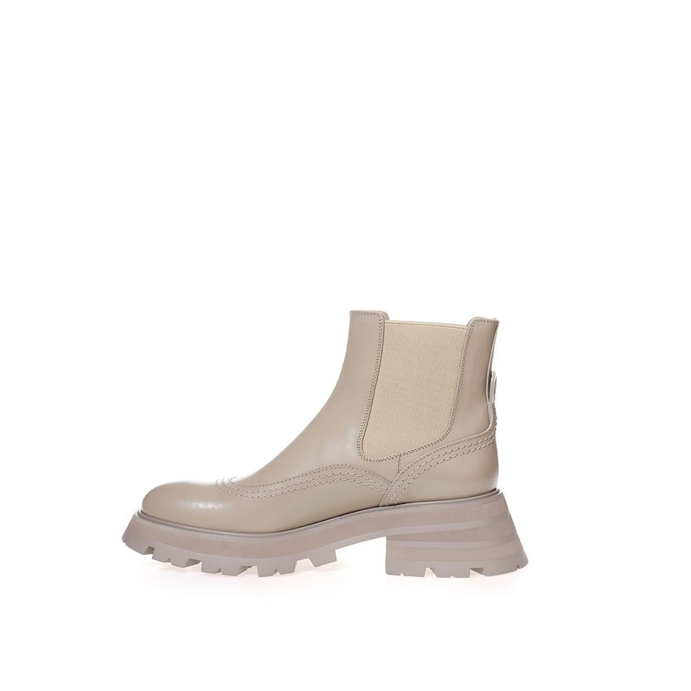Alexander McQueen | Beige Leather Chelsea Boots